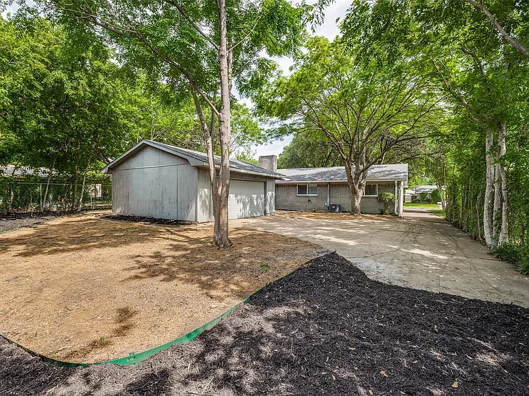 433 Sandy Trl — Photo 20