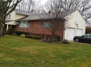 81 Fawn Dr, East Islip, NY 11730
