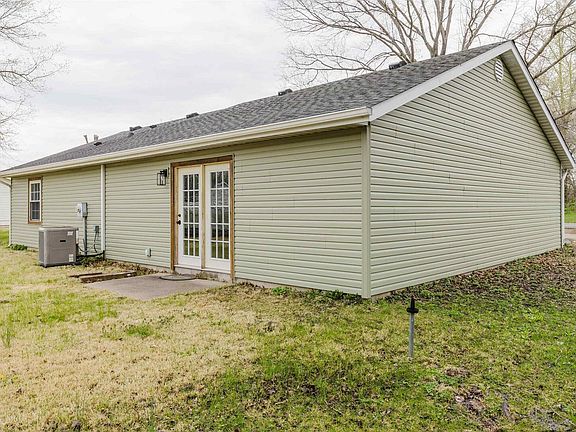 5th image of 1607 E Pickett Ln
