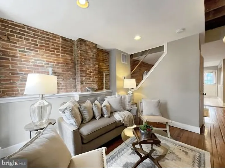1613 S Hanover St — Photo 4
