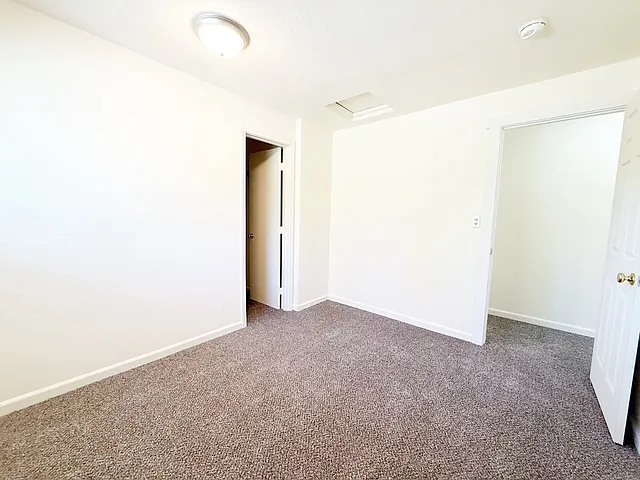 2860 Hemlock St #B — Photo 15
