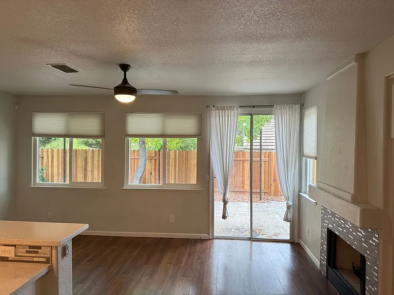 108 Robinson Ct — Photo 14