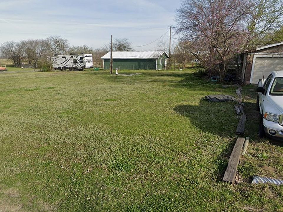 2nd image of 501 Dusty Ln