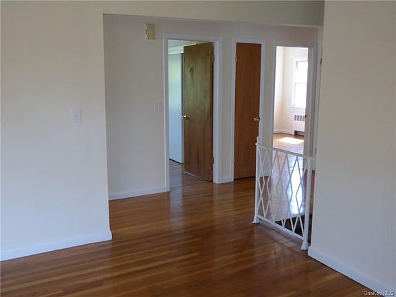 4th image of 196 Vernon Ave