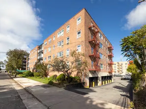 100 Lincoln Ave, Mineola, NY 11501