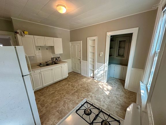 5th image of 3272 N Bartlett Ave #3272