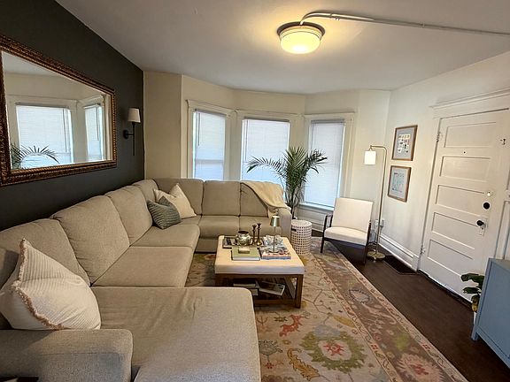 4th image of 627 S Hale St #1