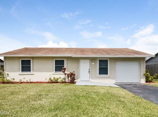 8121 SW 7th St, North Lauderdale, FL 33068