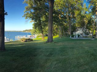 2329 S Shore Dr, Delavan, WI 53115