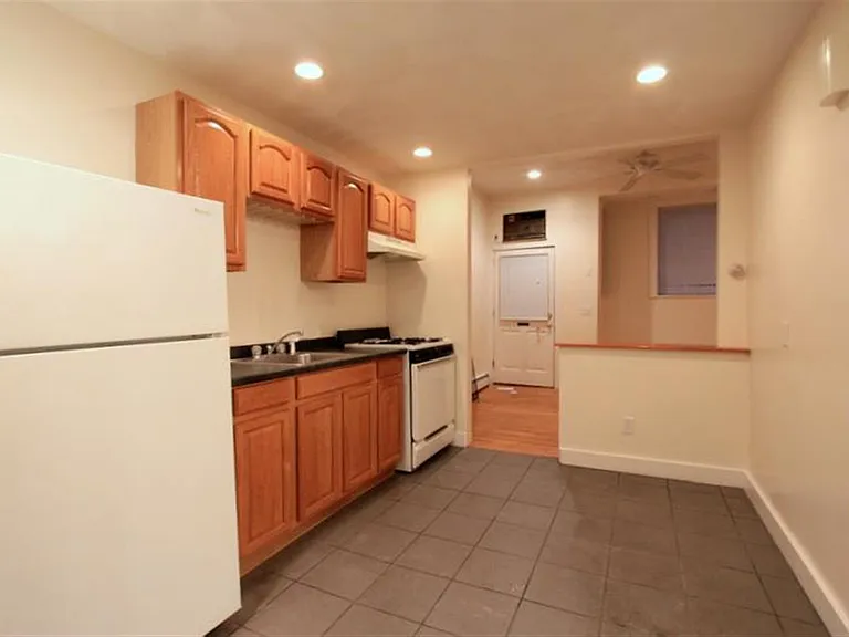 302 Highland Ave #1 — Photo 2