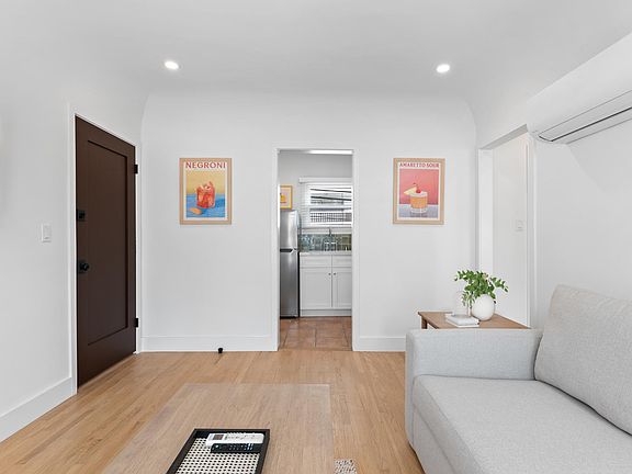 4th image of 1020 1/2 Carol Dr