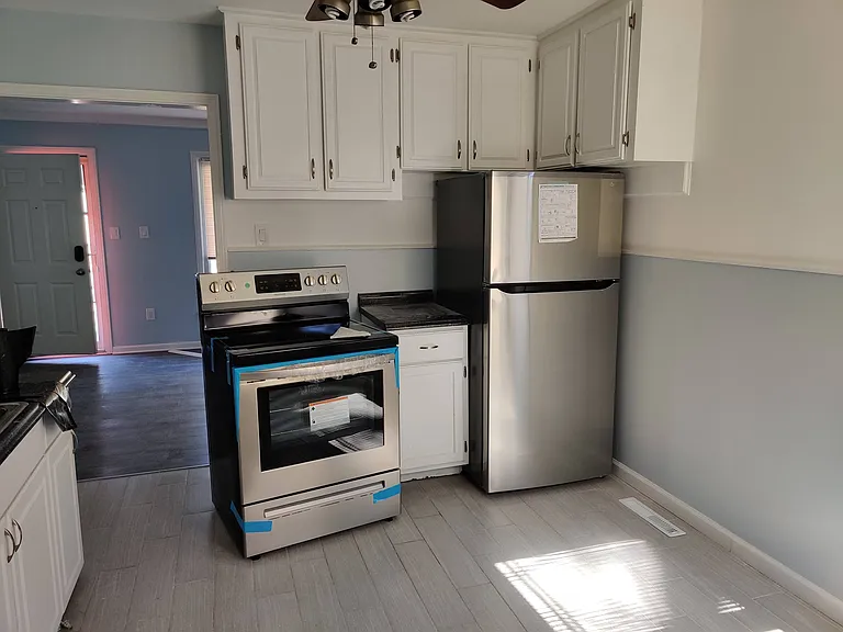 512 E Brockton Ave — Photo 5