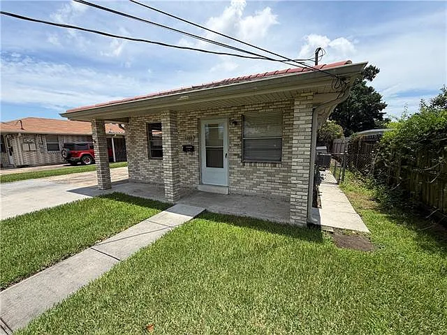 2 bed, 1.0 bath, 880 sqft, $1,450 — Photo 2
