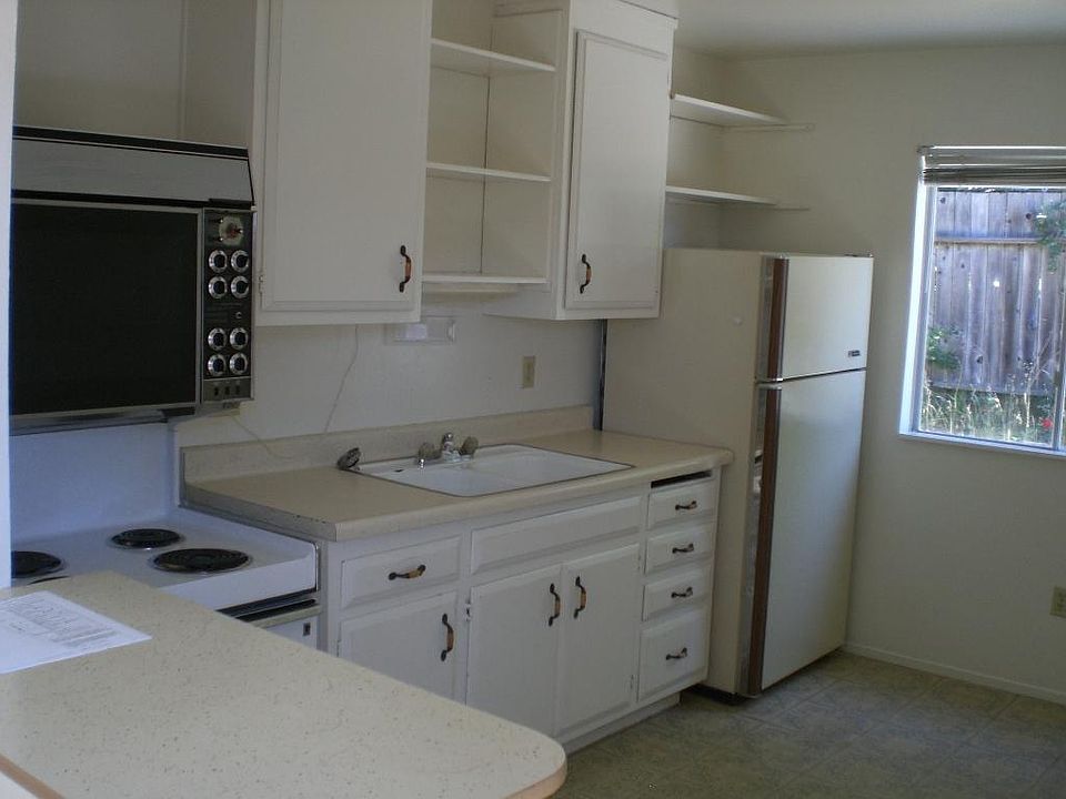 2nd image of 210 Bodega Ave #B