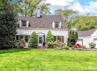 7 Crest Rd, New Brunswick, NJ 08901