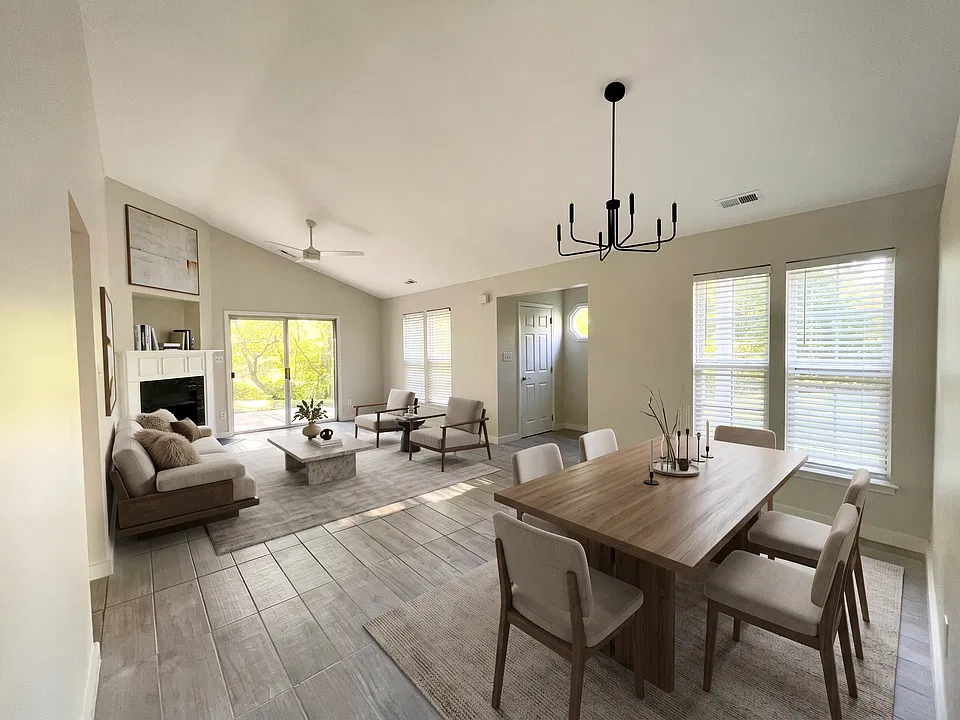 8913 Cinnabay Dr