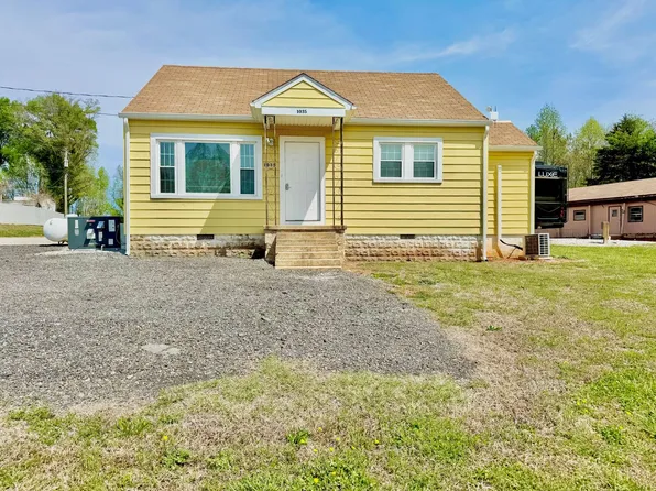 1035 Roark St, Chase City, VA 23924