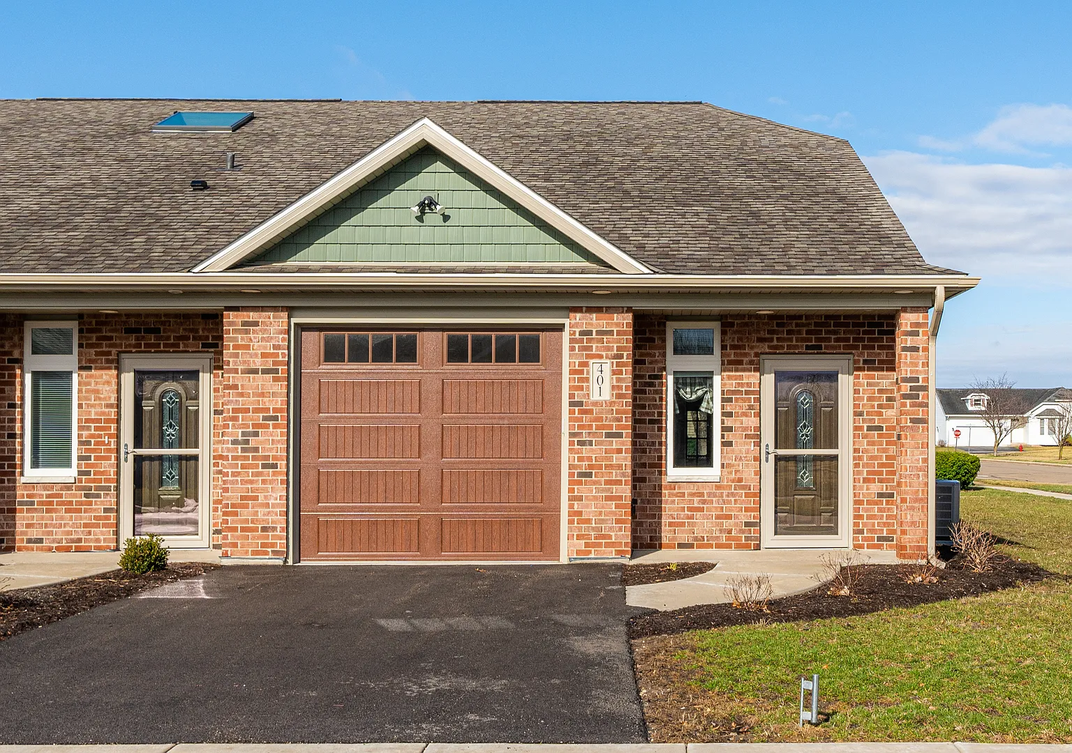 1 bed, 1100 sqft, $1,749 — Photo 1