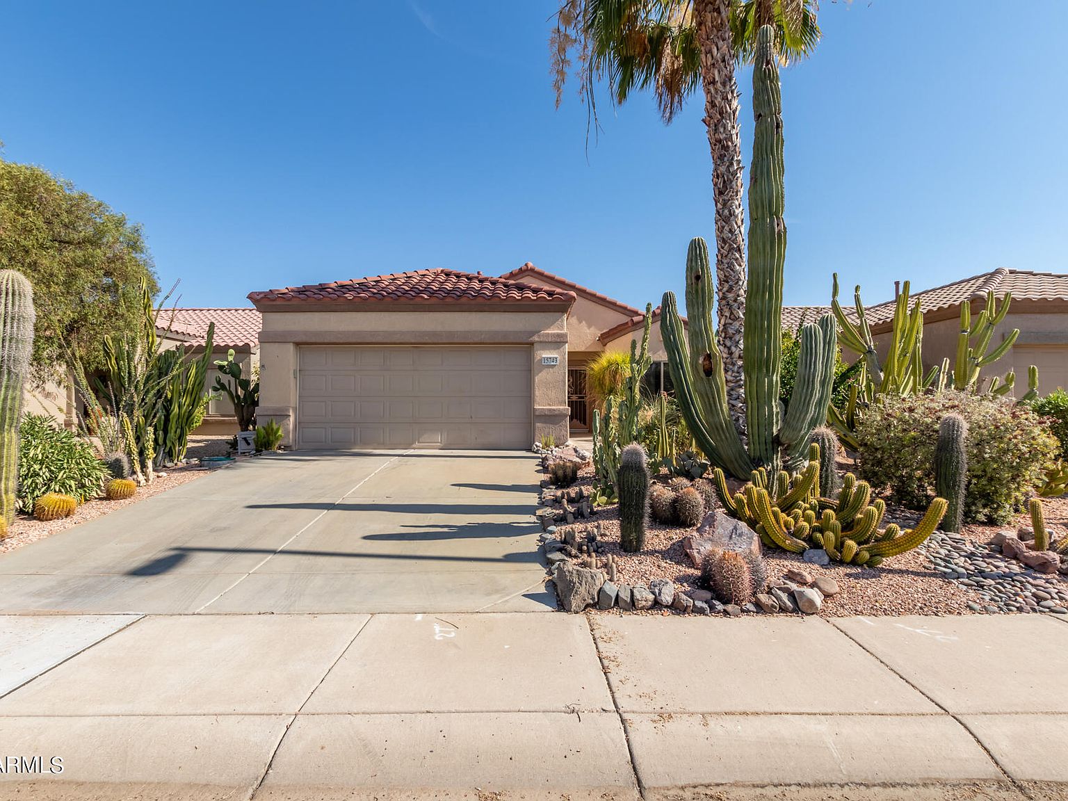 15743 W Arrowhead Dr