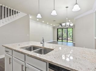 7927 Bristol Cir, Naples, FL 34120