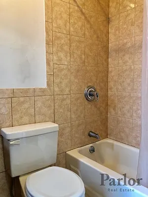 Rented by Parlor Real Estate Corp | media 20