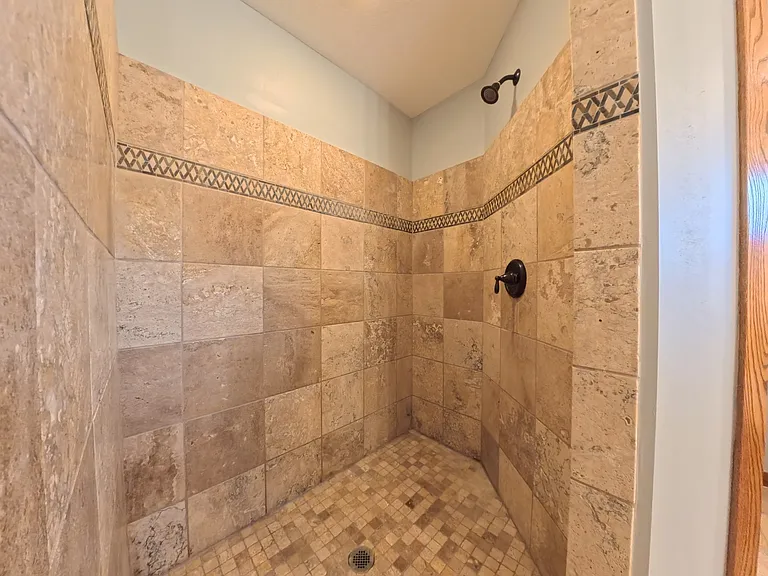 11956 Castle Rock Ct N — Photo 38