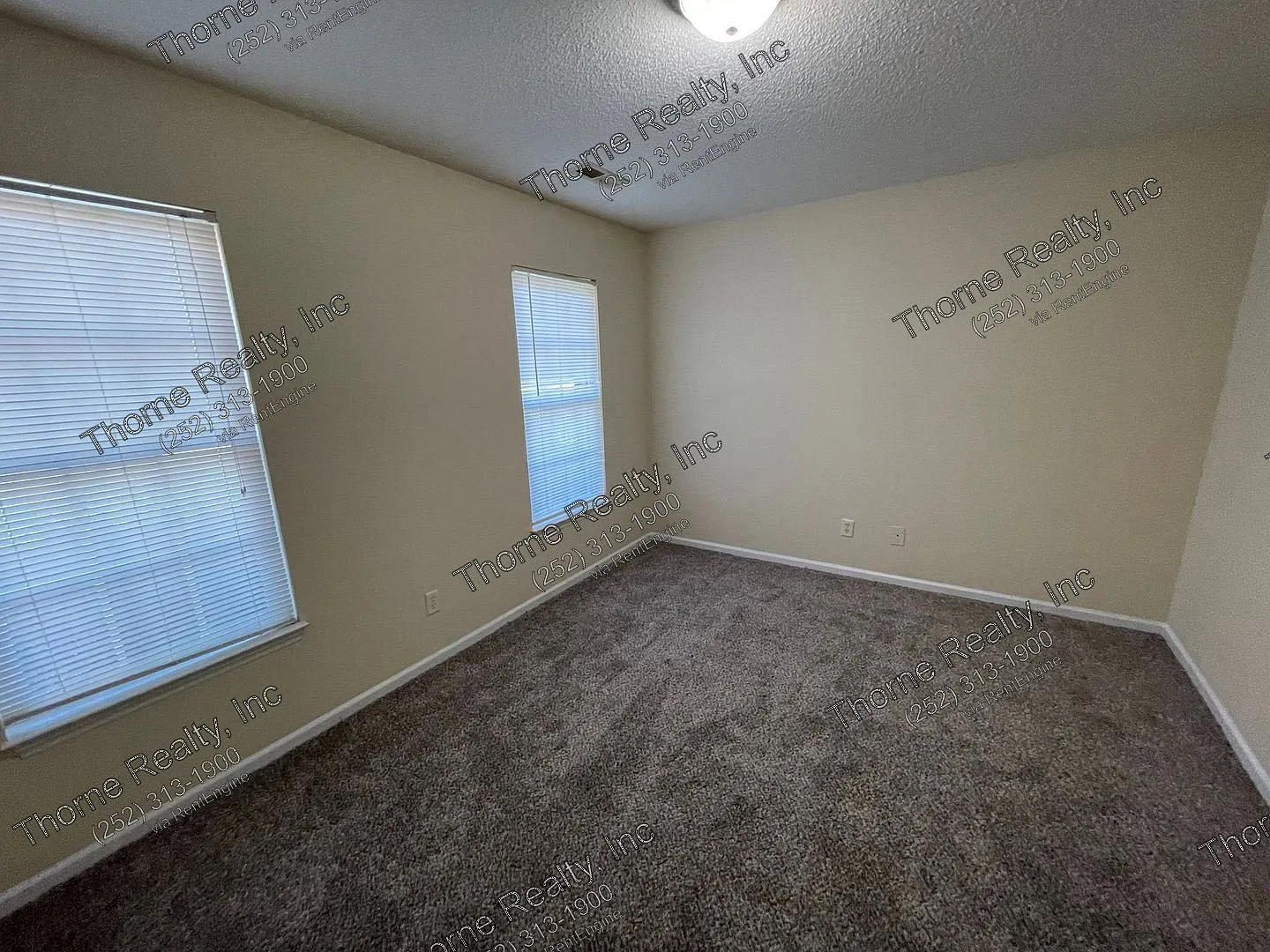 3 bed, 2.0 bath, 1281 sqft, $950 — Photo 3