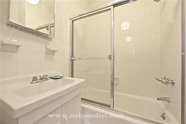 Rented by R New York | media 25