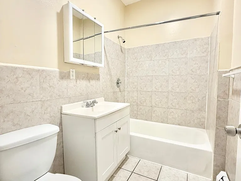 59 Derby Ave #2RR — Photo 7