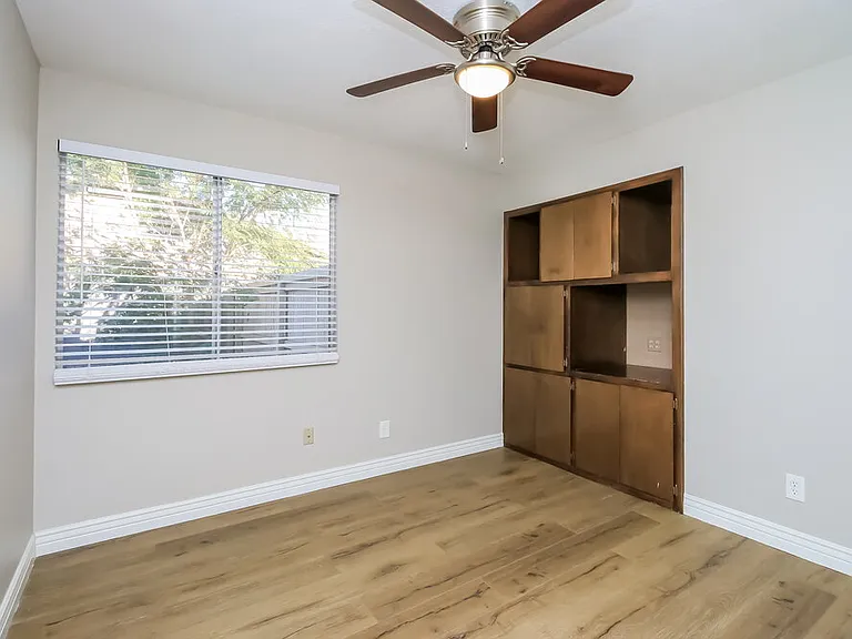 3060 E Emelita Ave — Photo 11