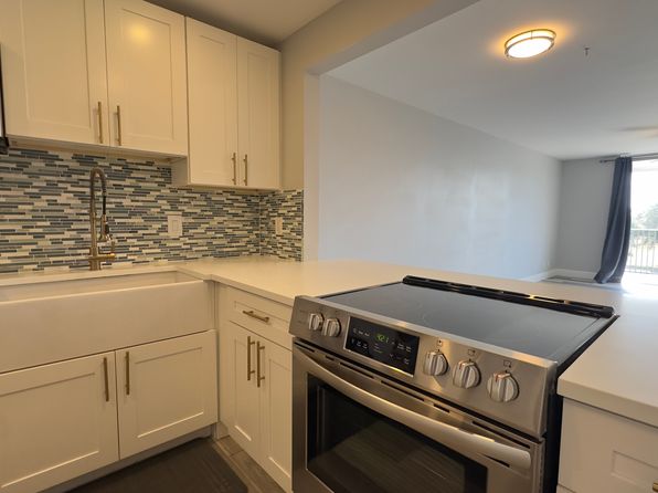 301-5700 NW 2nd Ave