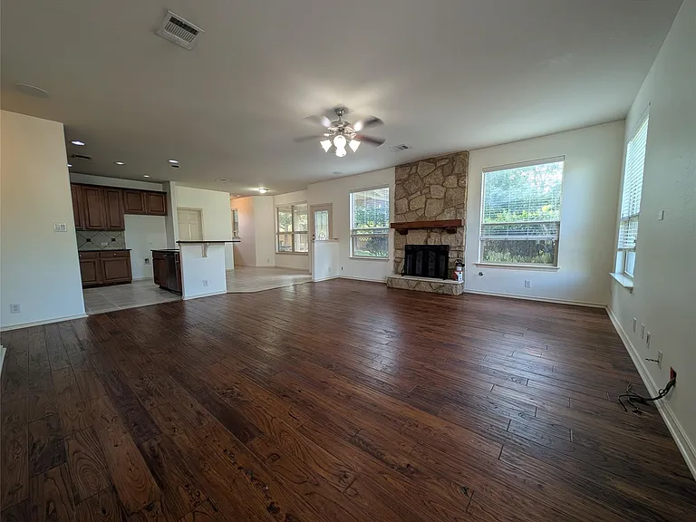 1602 Westmeadow Trl — Photo 15