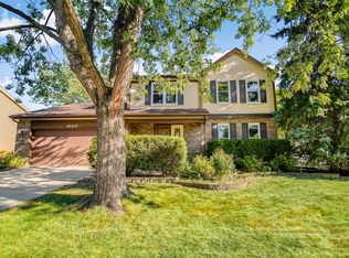 1800 Hatch St, Downers Grove, IL 60516