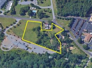 950 29th Ave NE, Hickory, NC 28601