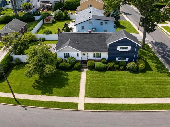 1980 Cameron Avenue, Merrick, NY 11566