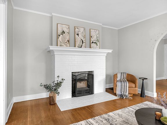 5th image of 4101 Winthrop Ave