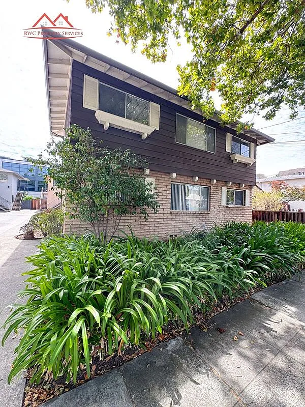 1 bed, 1.0 bath, 725 sqft, $3,000 — Photo 1