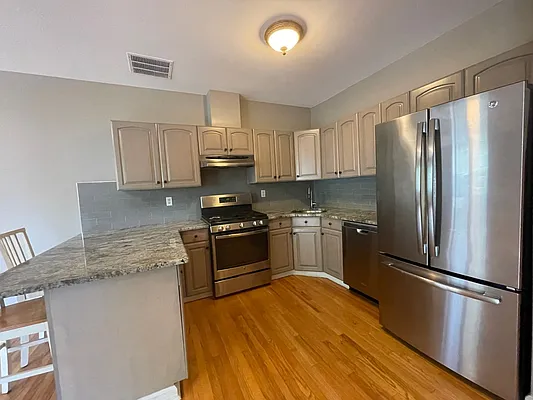 Rented by Corcoran | media 31