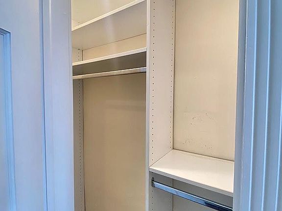 5th image of 309 E 37th St #1Y