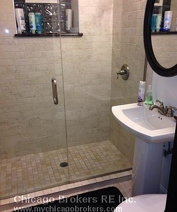4th image of 3445 N Wolcott Ave