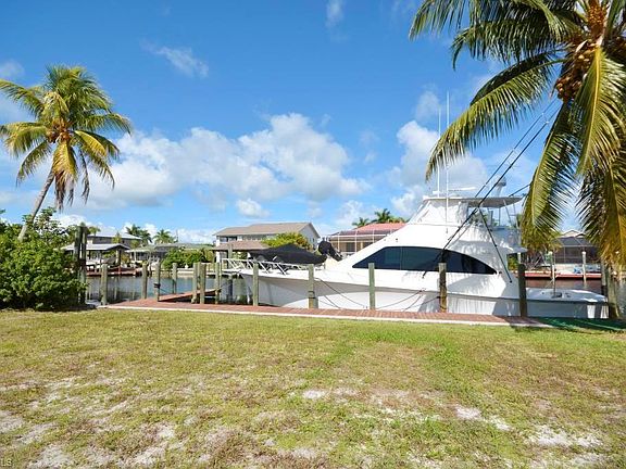 3rd image of 2373 Cherimoya Ln