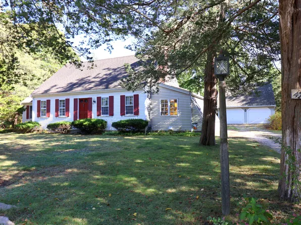 42 Robbins Circle, Dennis, MA 02638