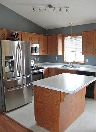 3rd image of 820 11th St S