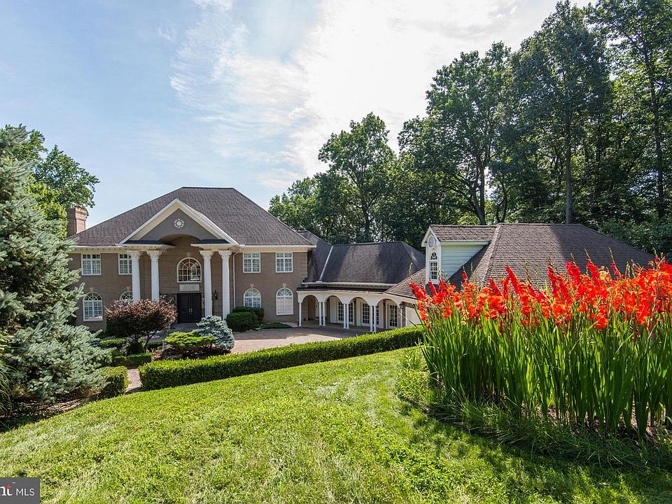 1st image of 703 Potomac Knolls Dr