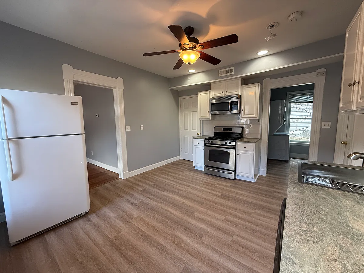 Building Photo - 12 Claremont St #2