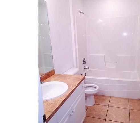 2nd image of 513 Washington Ave