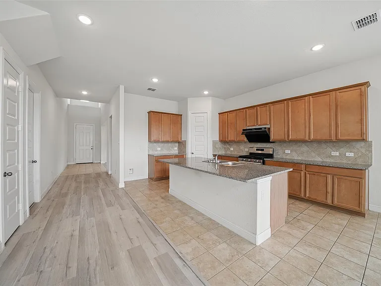 3902 Palmer Meadow Ct — Photo 13