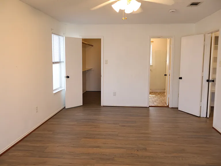 8721 Limestone Dr — Photo 11