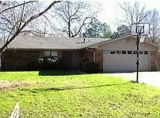 8625 Harvard Dr, Fort Smith, AR 72908