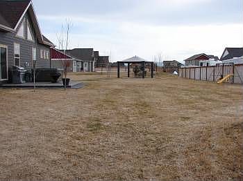 4th image of 75 Garnet Dr